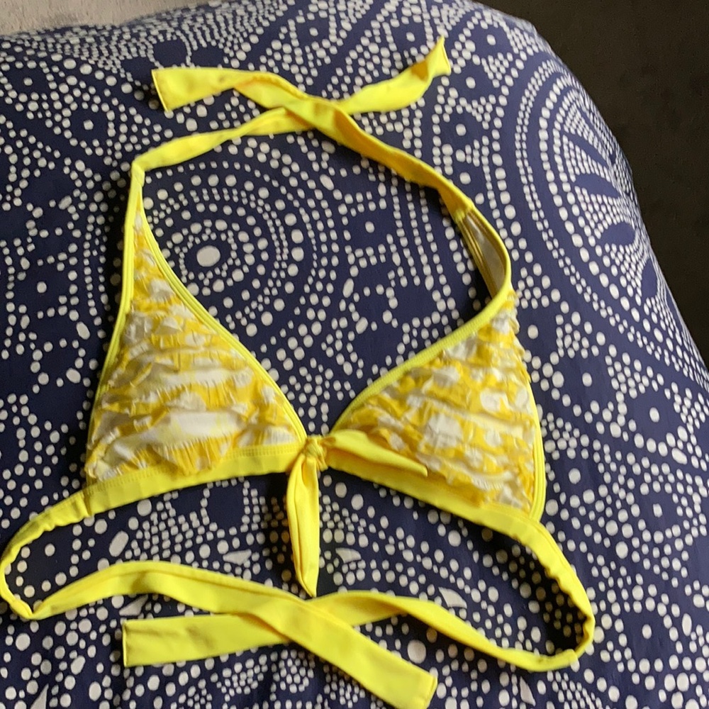 Frilly bikini top